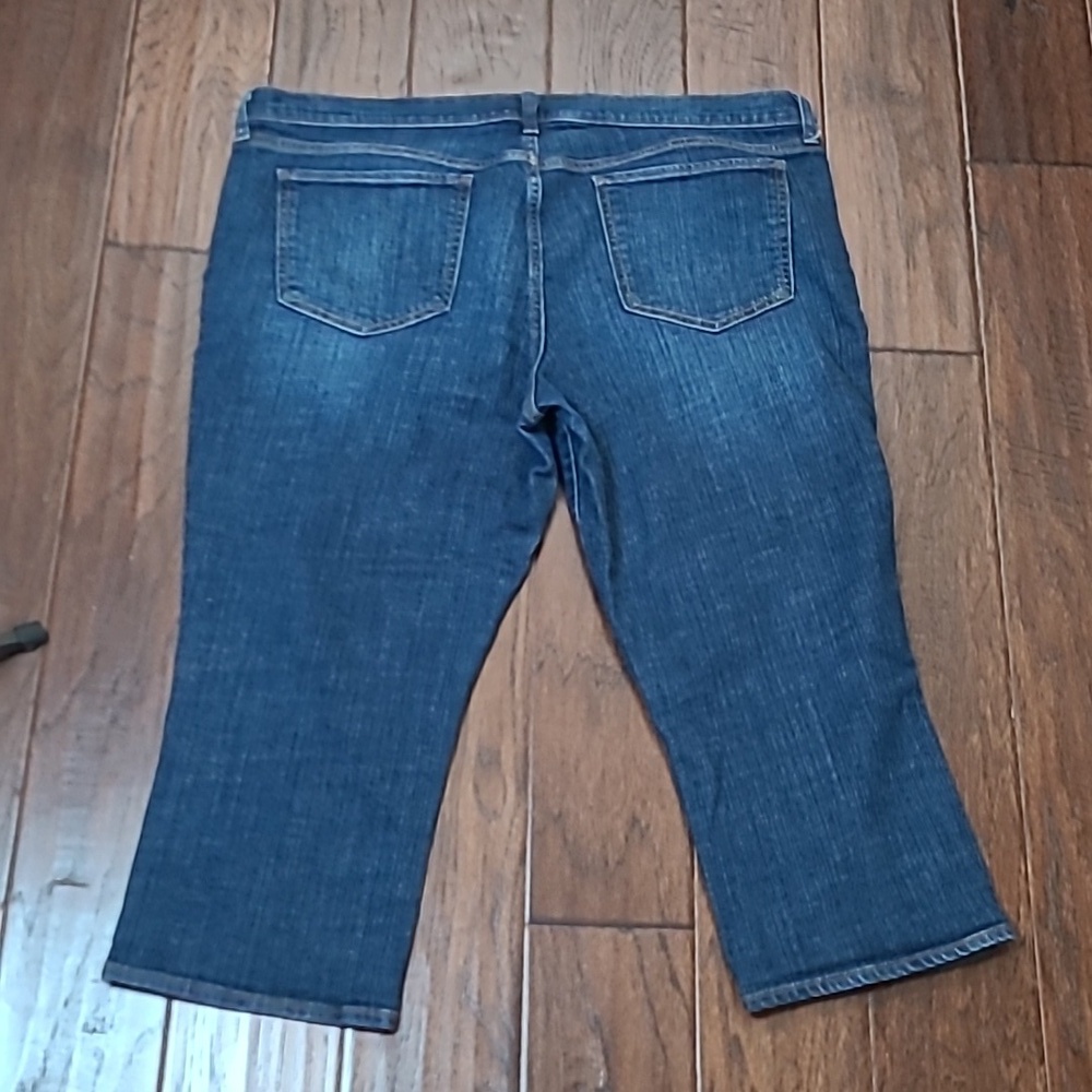 Old Navy "The Flirt" Cropped Jeans size 18 - Picture 2 of 7